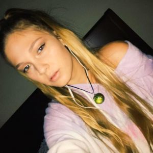 Meet your Posher, Eleana